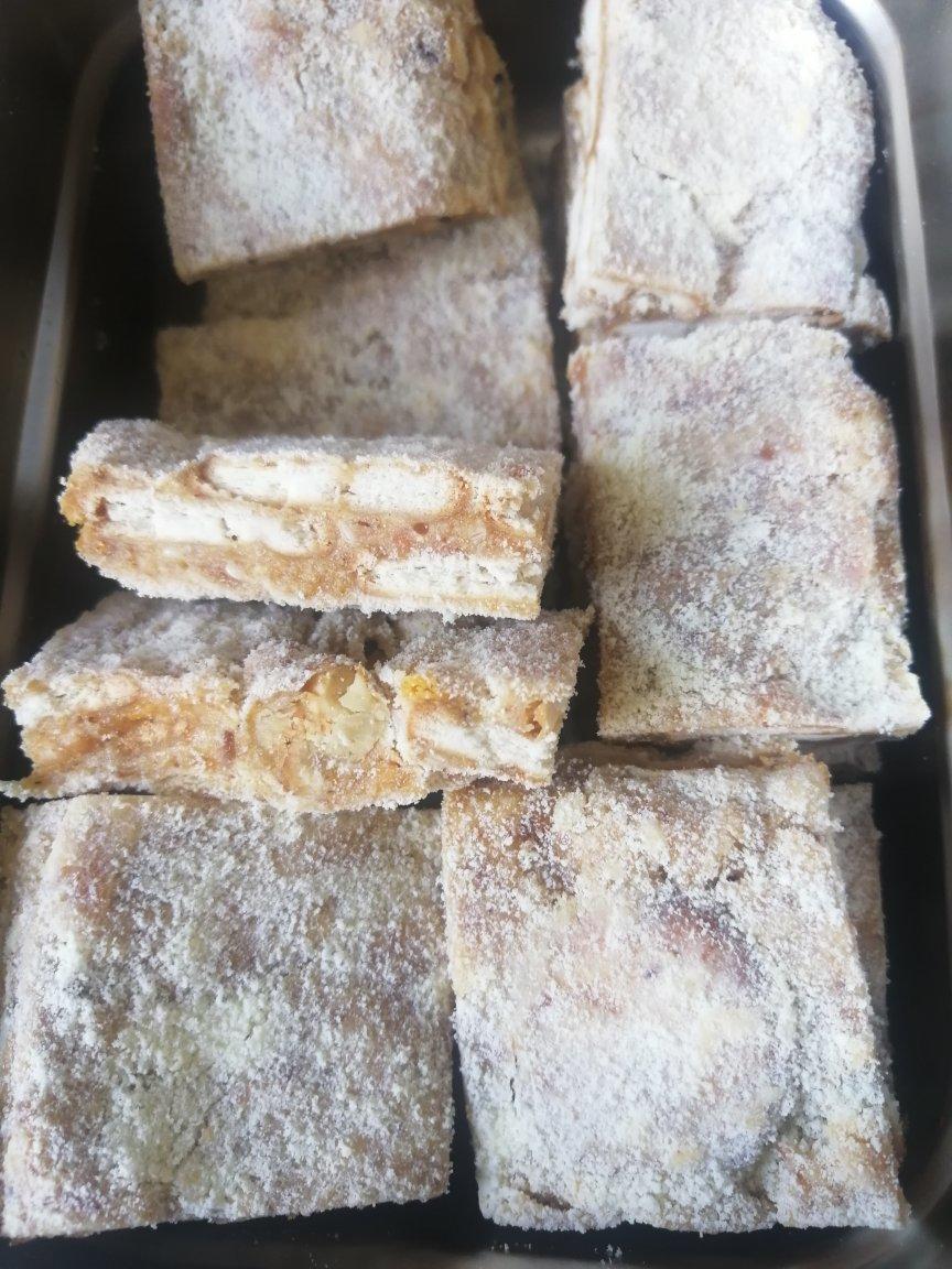 咸蛋黄肉松雪花酥