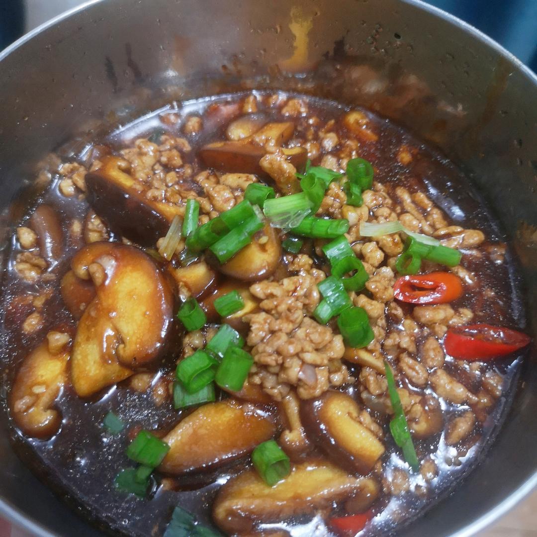 酱汁浓郁！超级下饭的家常菜肉末香菇