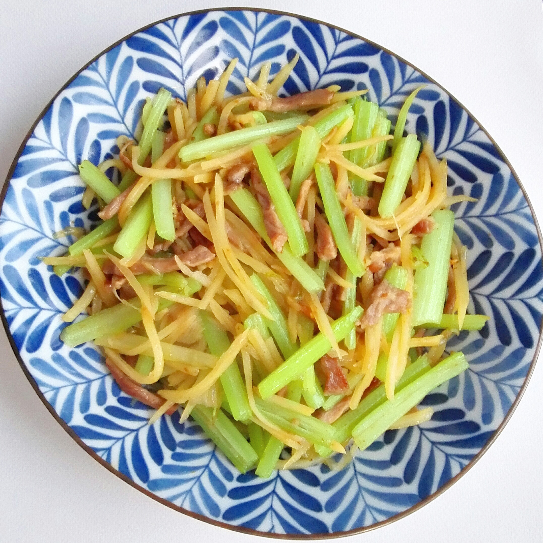 土豆炒芹菜