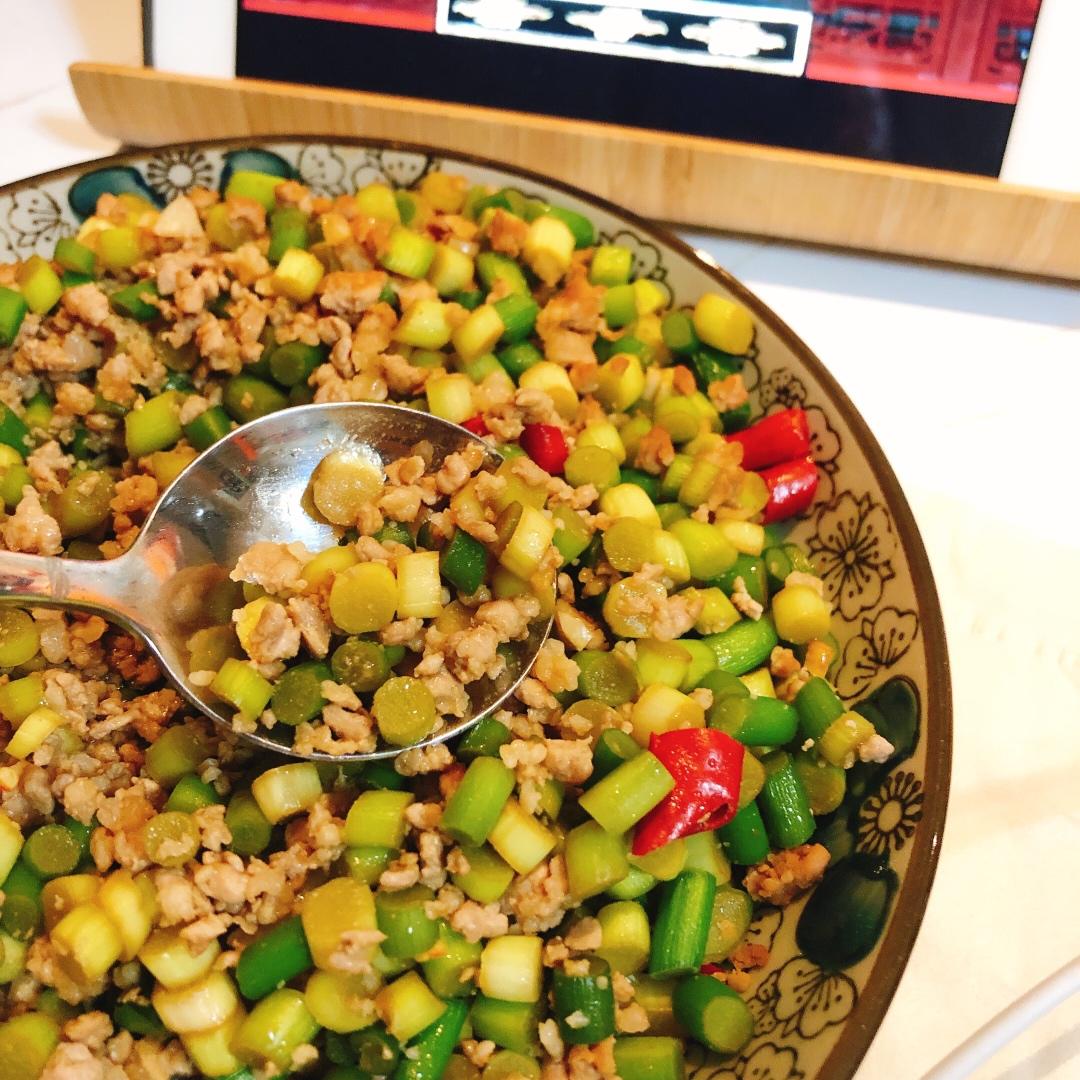 超下饭的蒜苔肉末