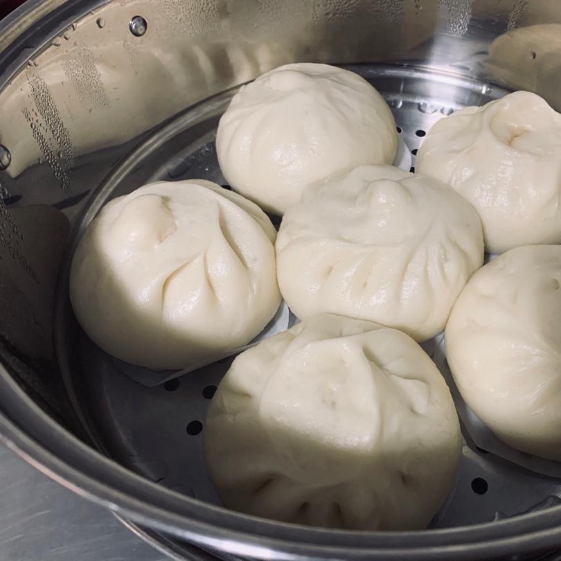 松软多汁的肉包子