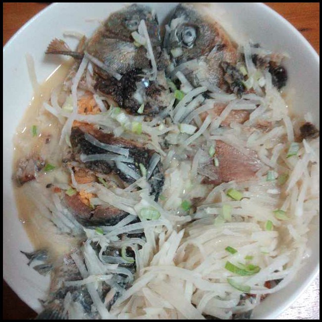 萝卜丝鲫鱼汤