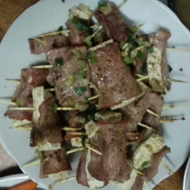 黑椒培根豆腐卷——很简单但很美味