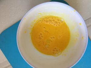 甜橙蒸蛋的做法 步骤2