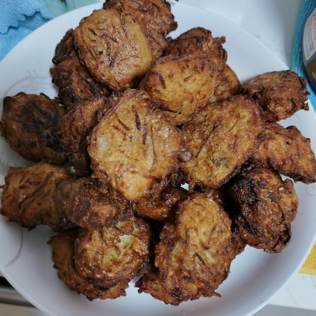 萝卜丸子，蓬松暄软凉了不硬，面糊调制是关键