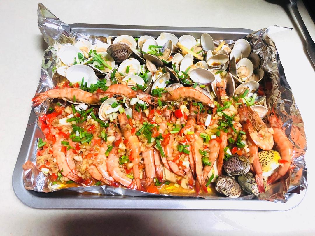 蒜蓉金针菇烤花蛤虾