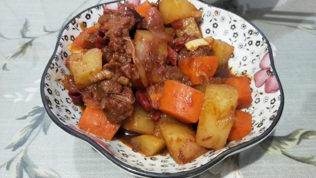 红烧牛肉土豆 （独家秘制）