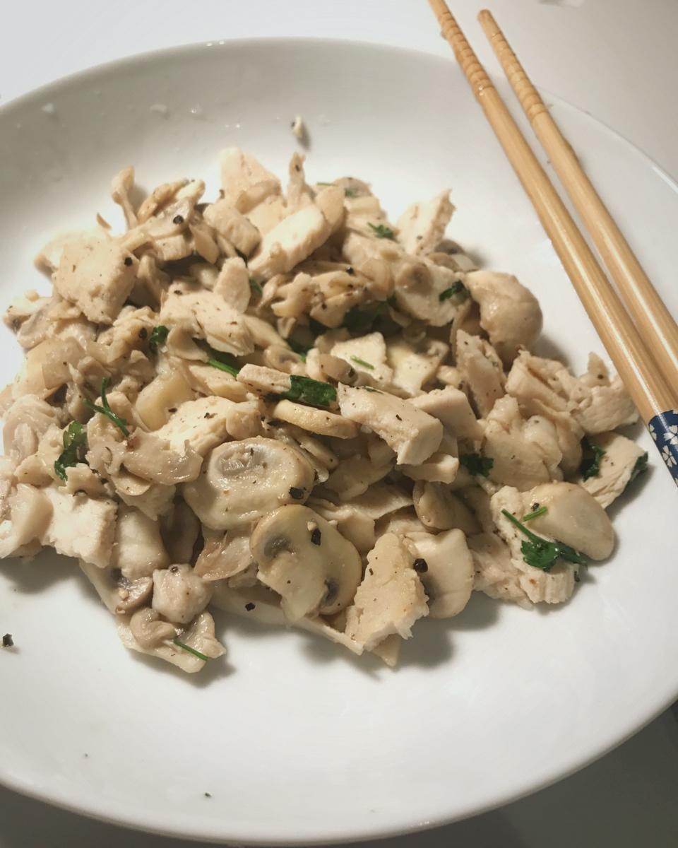 口蘑炒鸡肉
