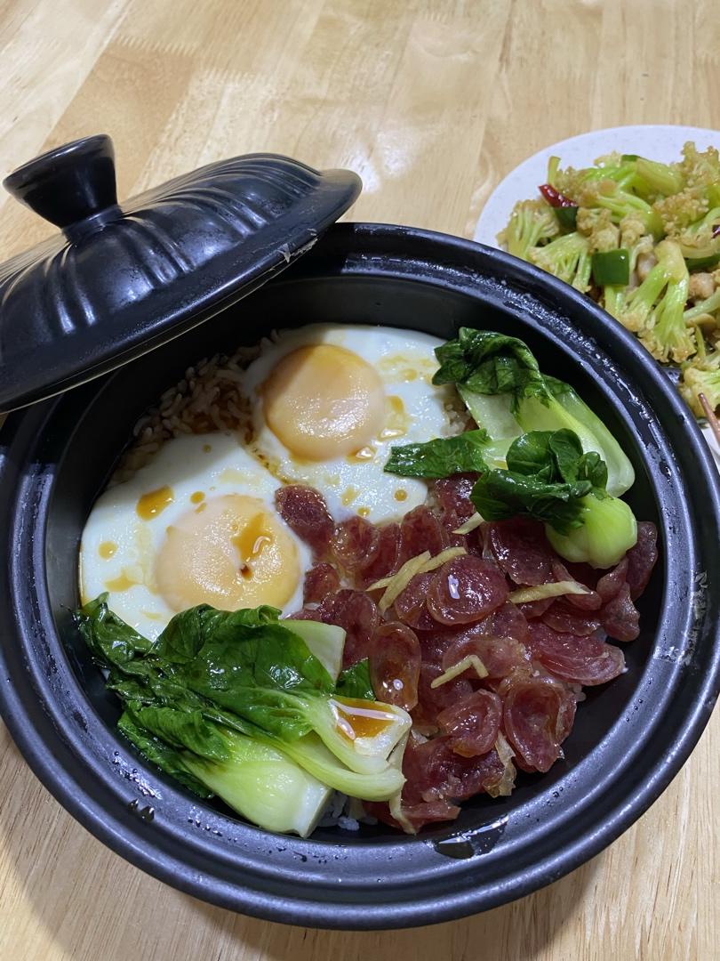 广式腊味煲仔饭