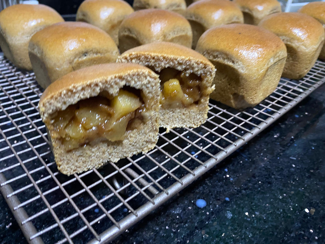 黑芝麻全麦小餐包