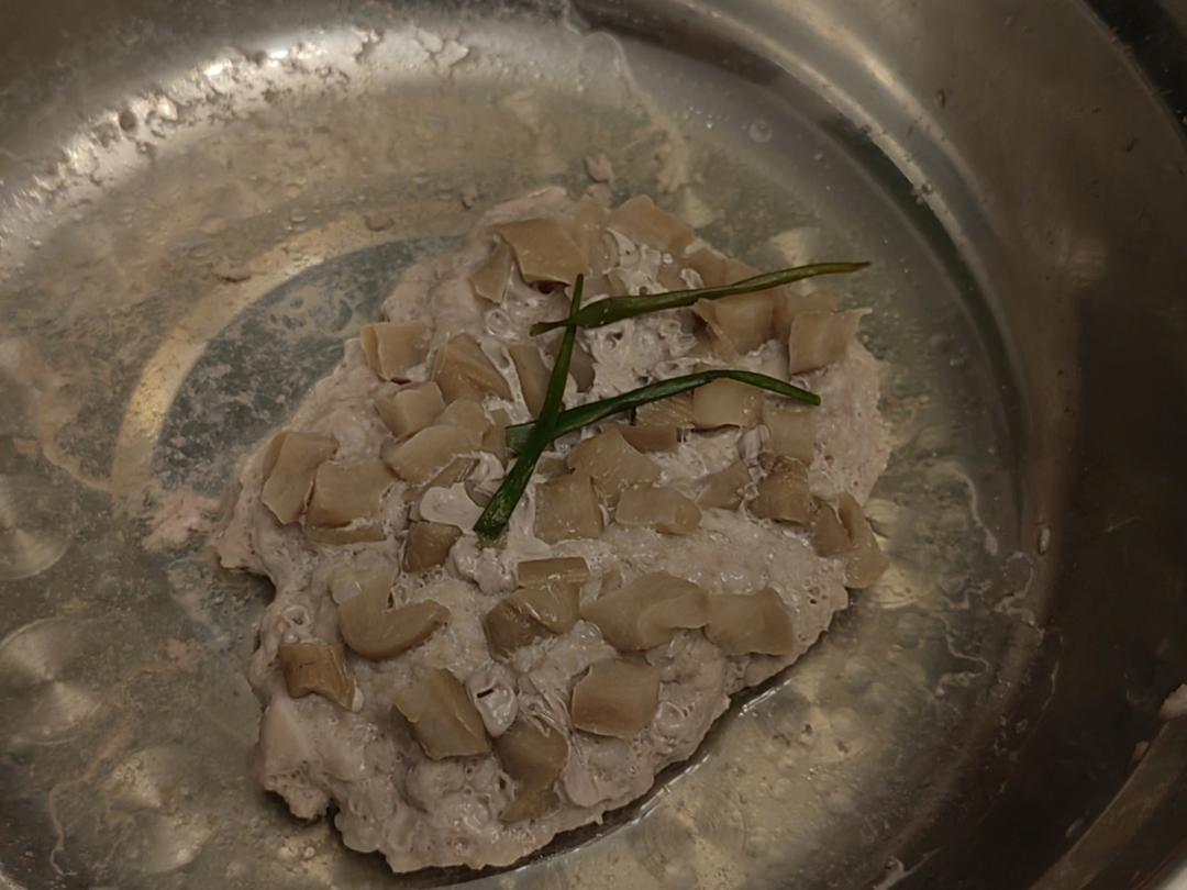 梅菜咸蛋蒸肉饼