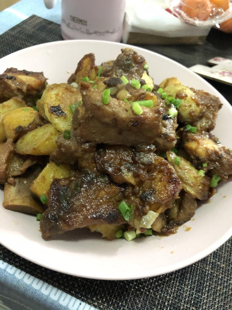 土豆烧排骨