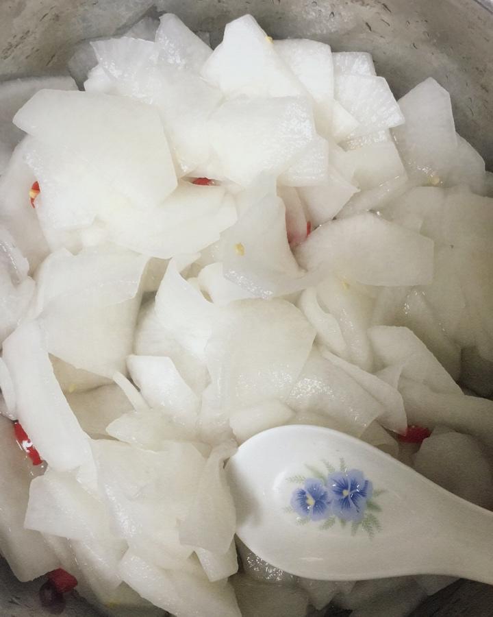 腌制酸萝卜