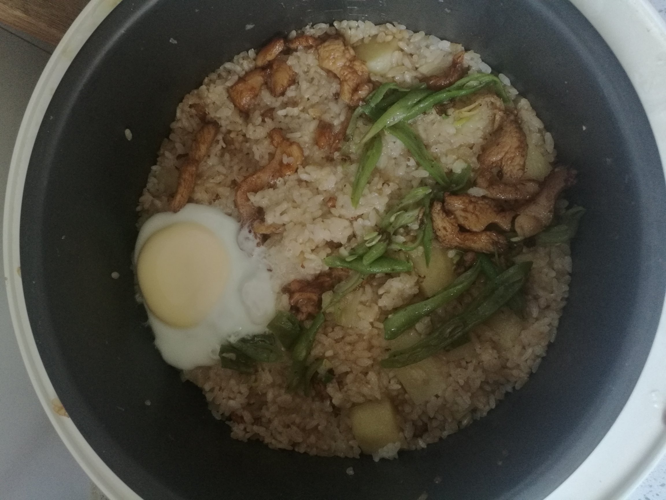 土豆香肠焖饭（电饭锅only）