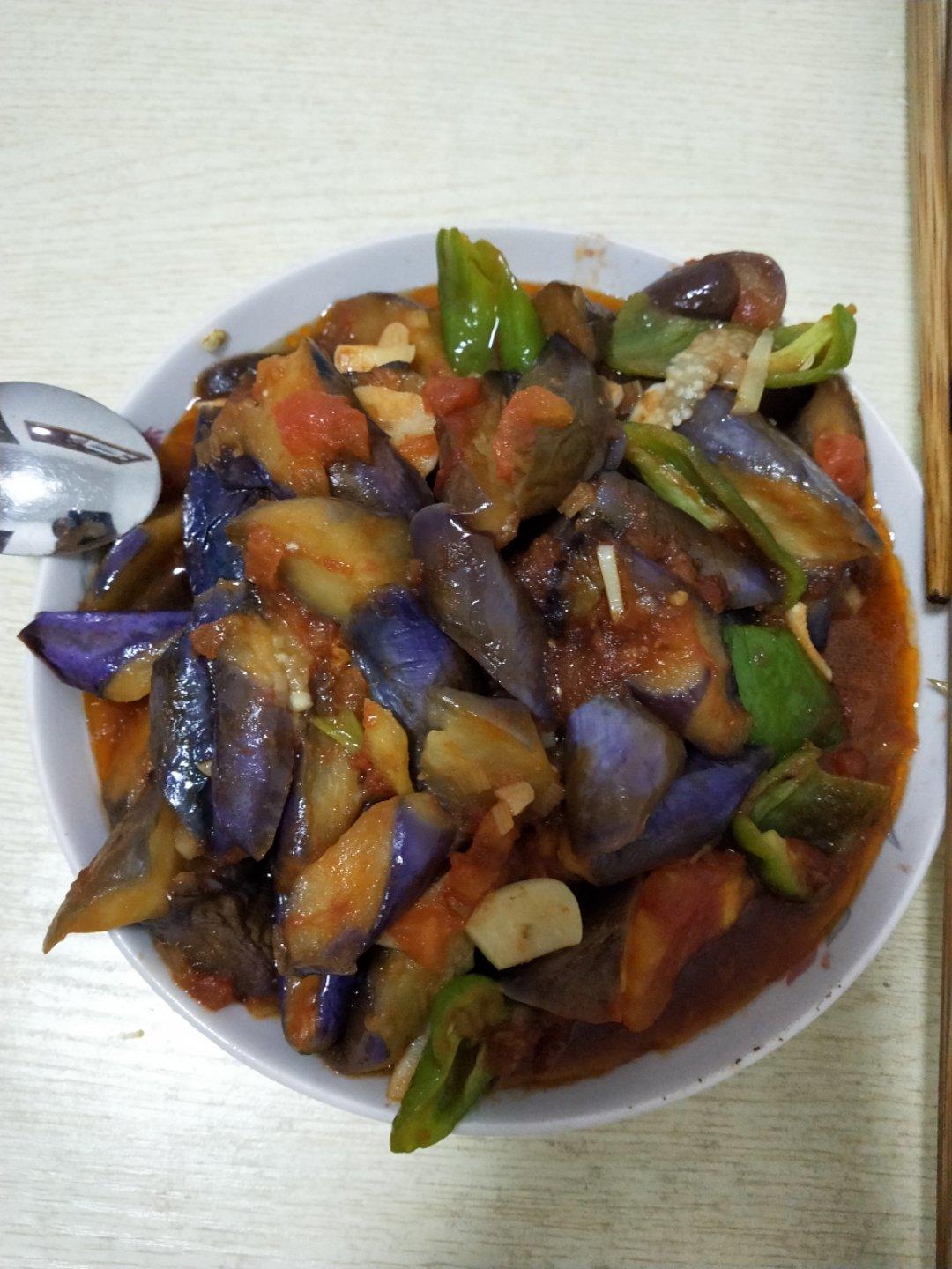 番茄青椒炒茄子