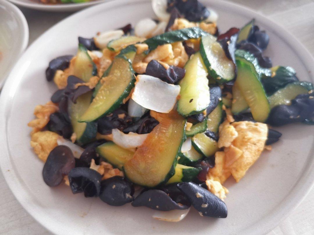 黄瓜木耳炒鸡蛋