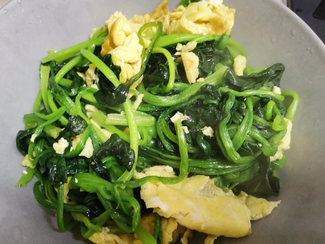 菠菜炒鸡蛋