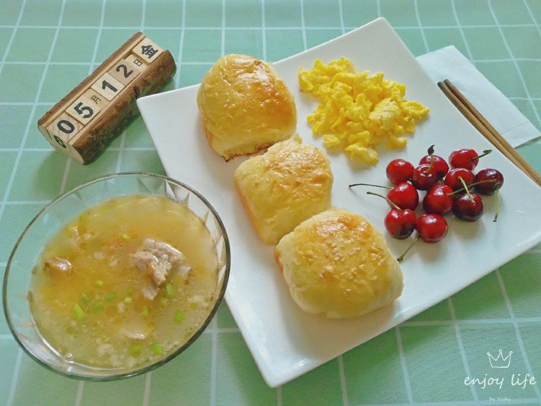 超软牛奶小餐包