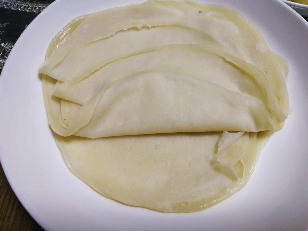 层薄如纸的蒸春饼 柔软又劲道 卷肉卷菜都好吃 附细节视频详解