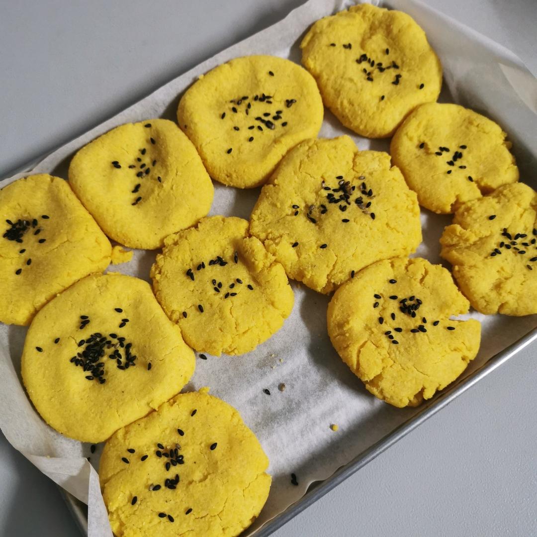 消耗玉米面的好方法，超级简单的玉米面桃酥