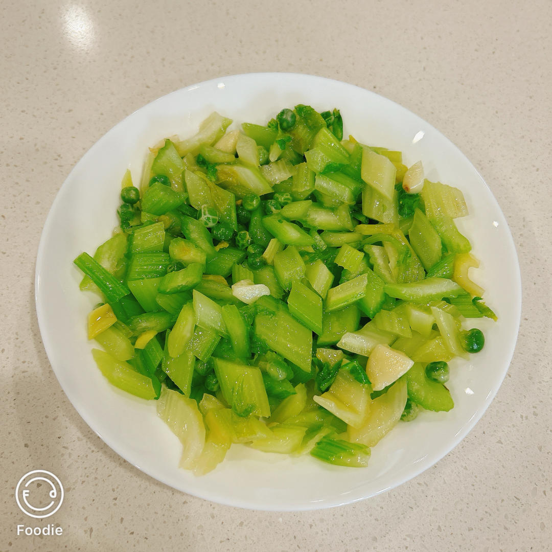 究极解油腻好菜：蒜炒西芹