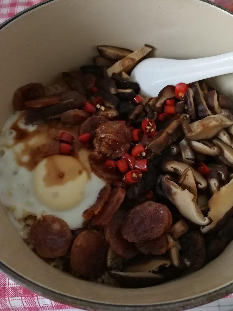 【电饭煲腊肠煲仔饭】