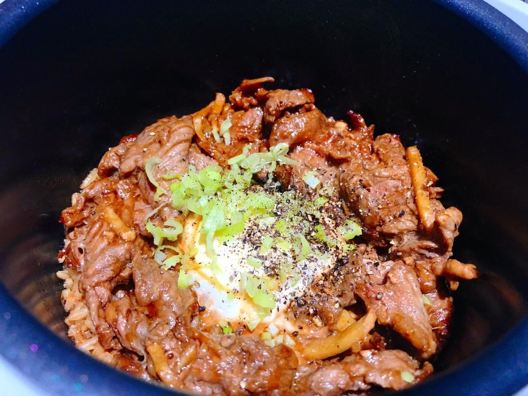 【电饭煲窝蛋牛肉饭】