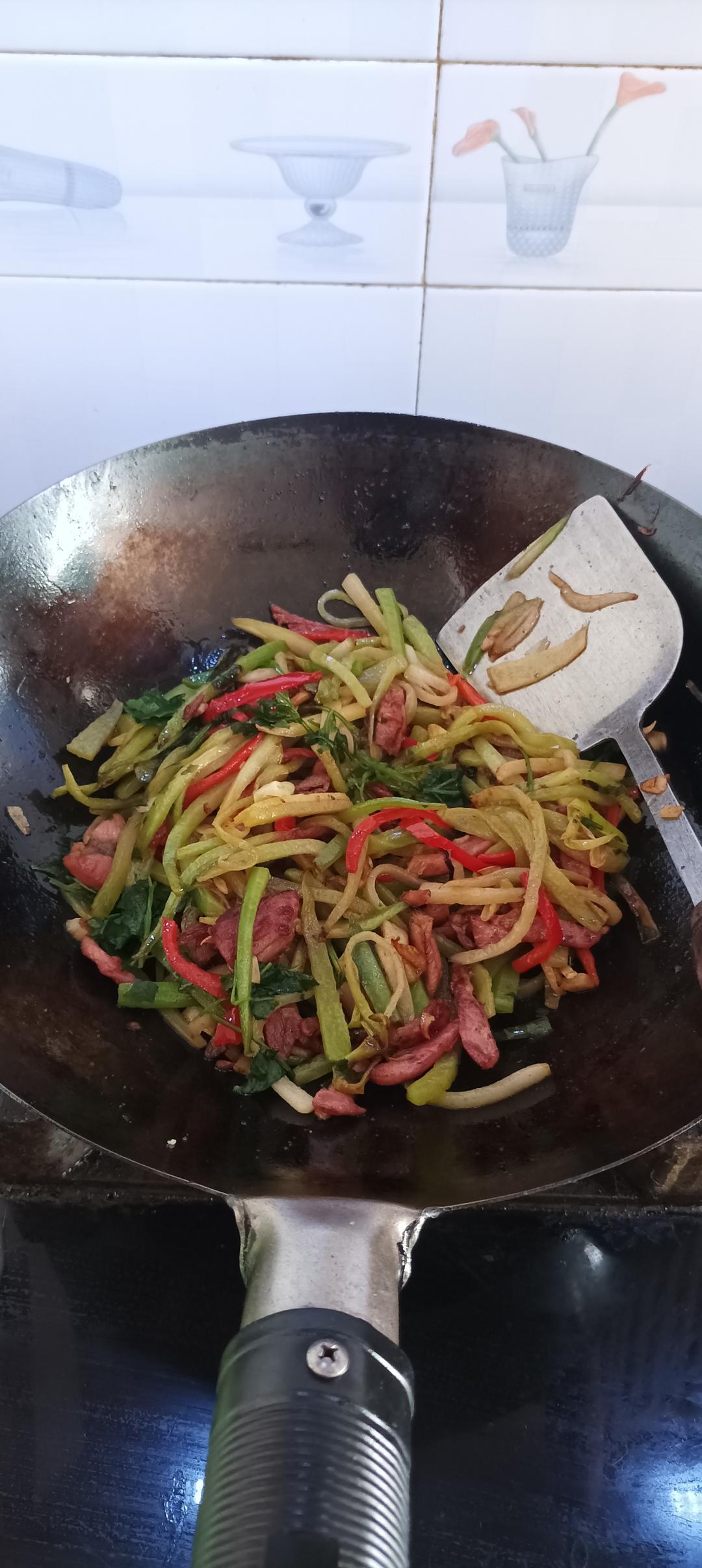 青萝卜炒肉