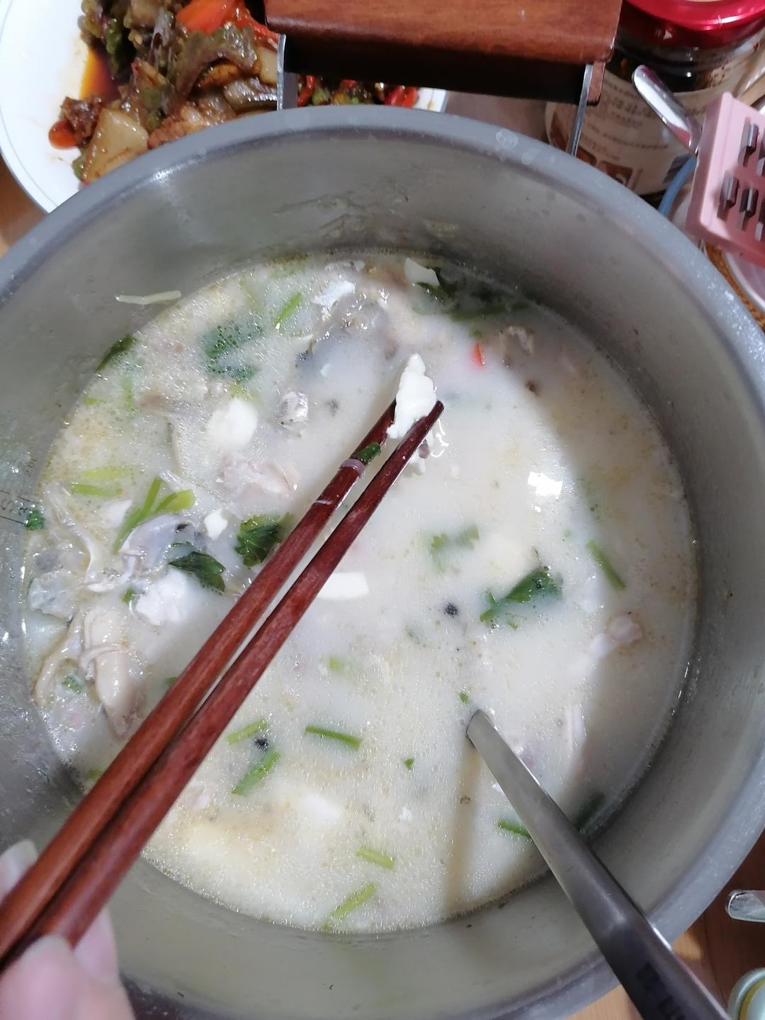 鱼头豆腐汤