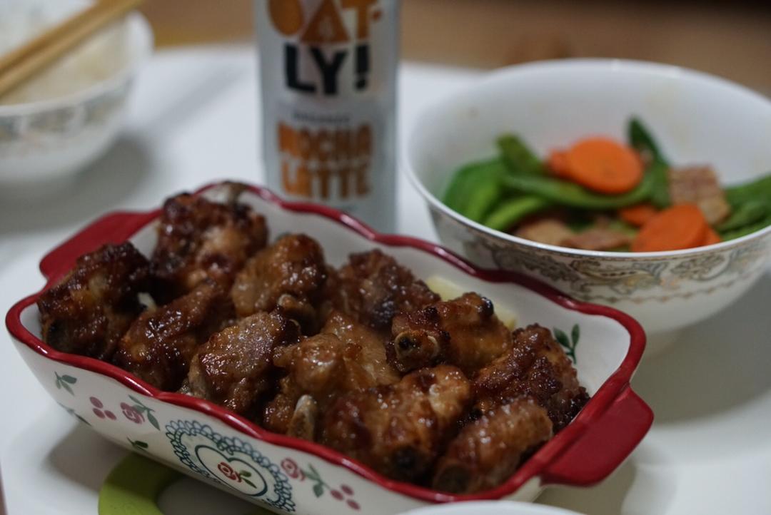香酥排骨蒸土豆