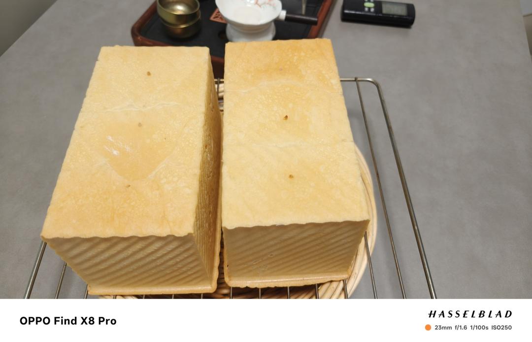 用烤箱自己做面包--手工牛奶吐司面包