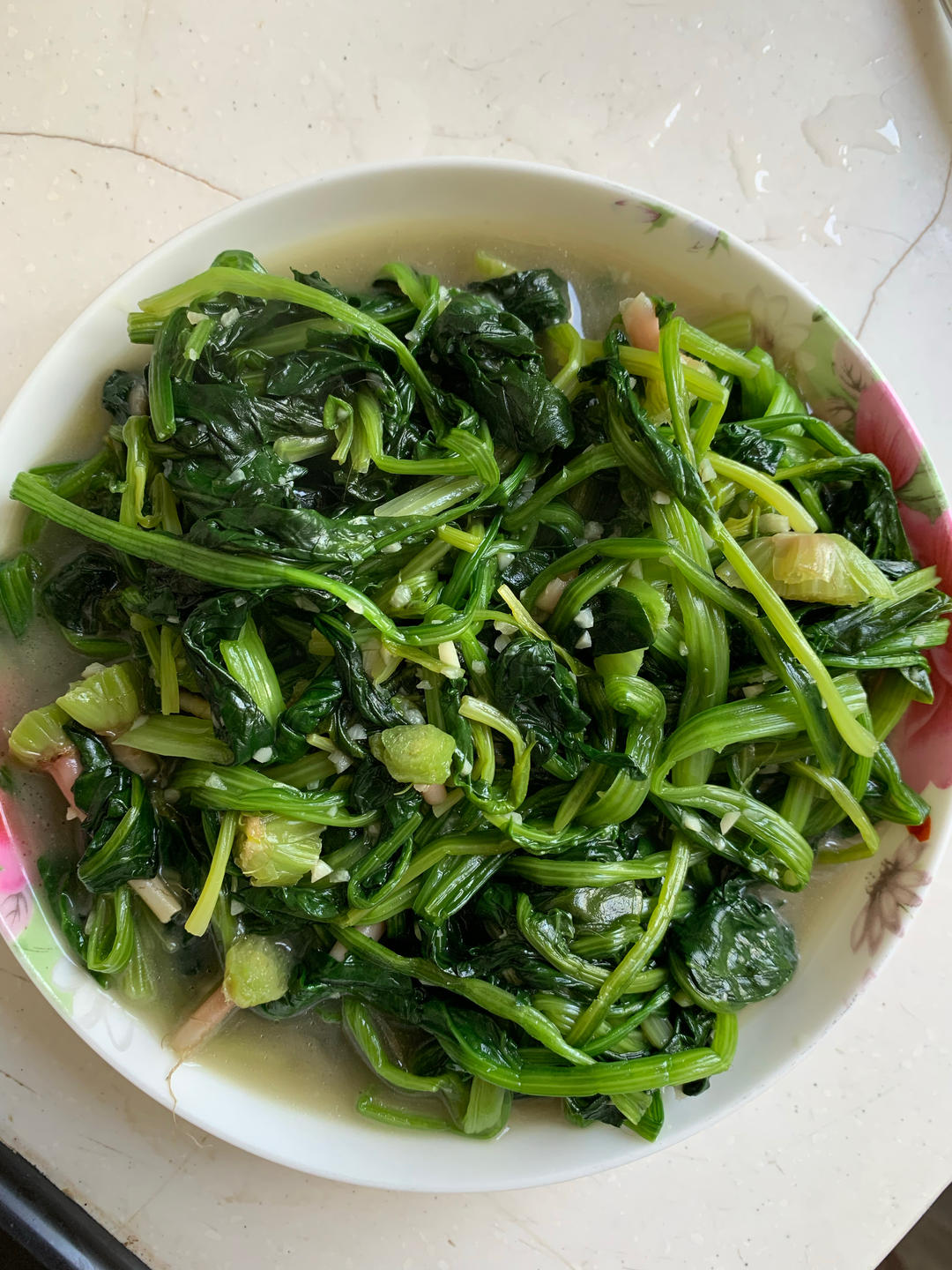 不涩口又嫩的清炒菠菜
