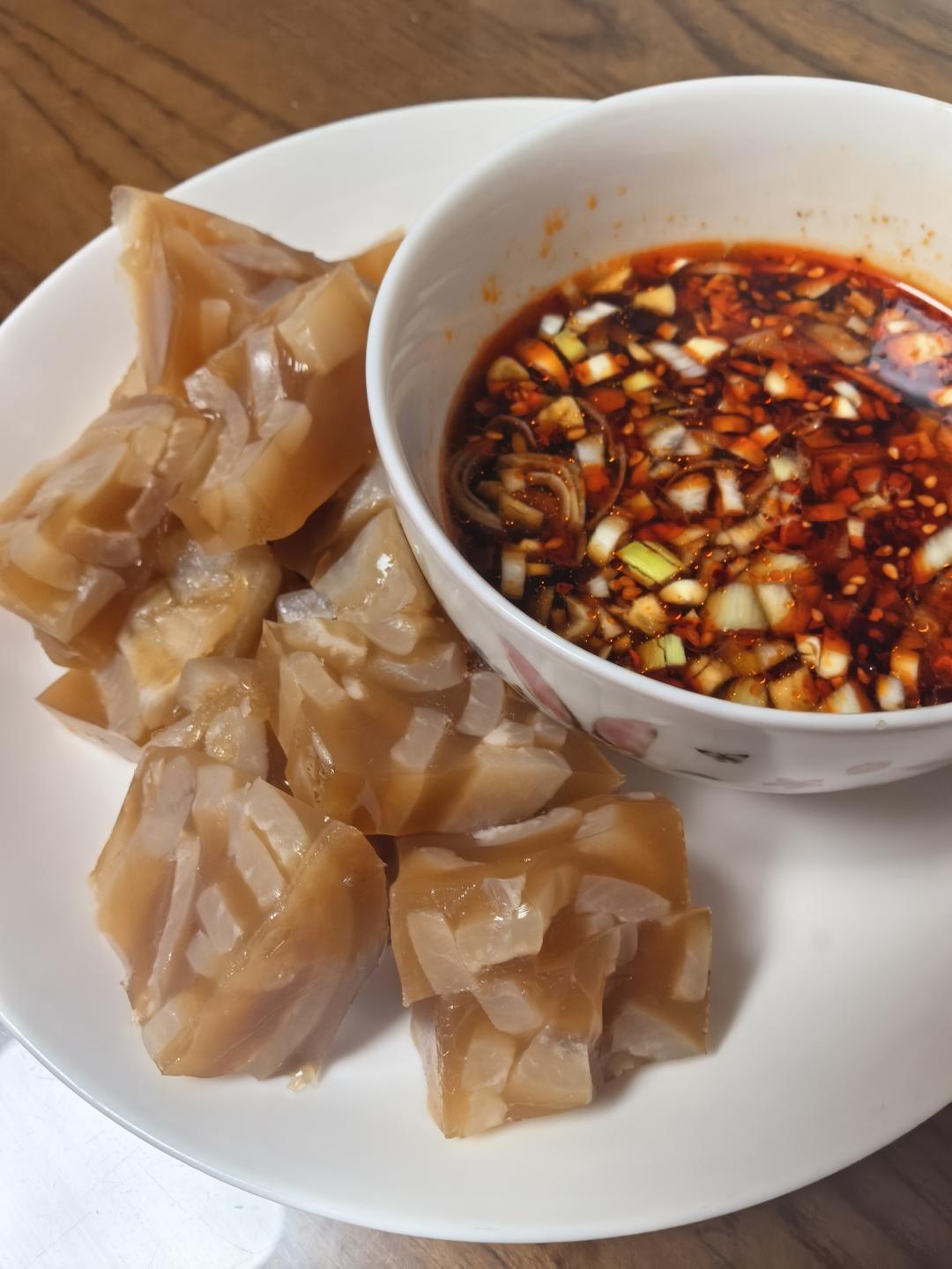 自制皮冻和腊豆