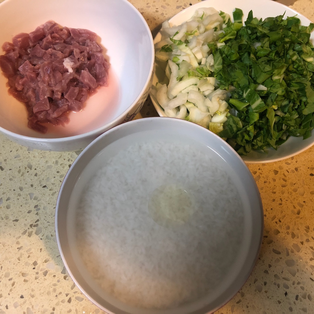 粥系列四：青菜瘦肉粥的做法 步骤1