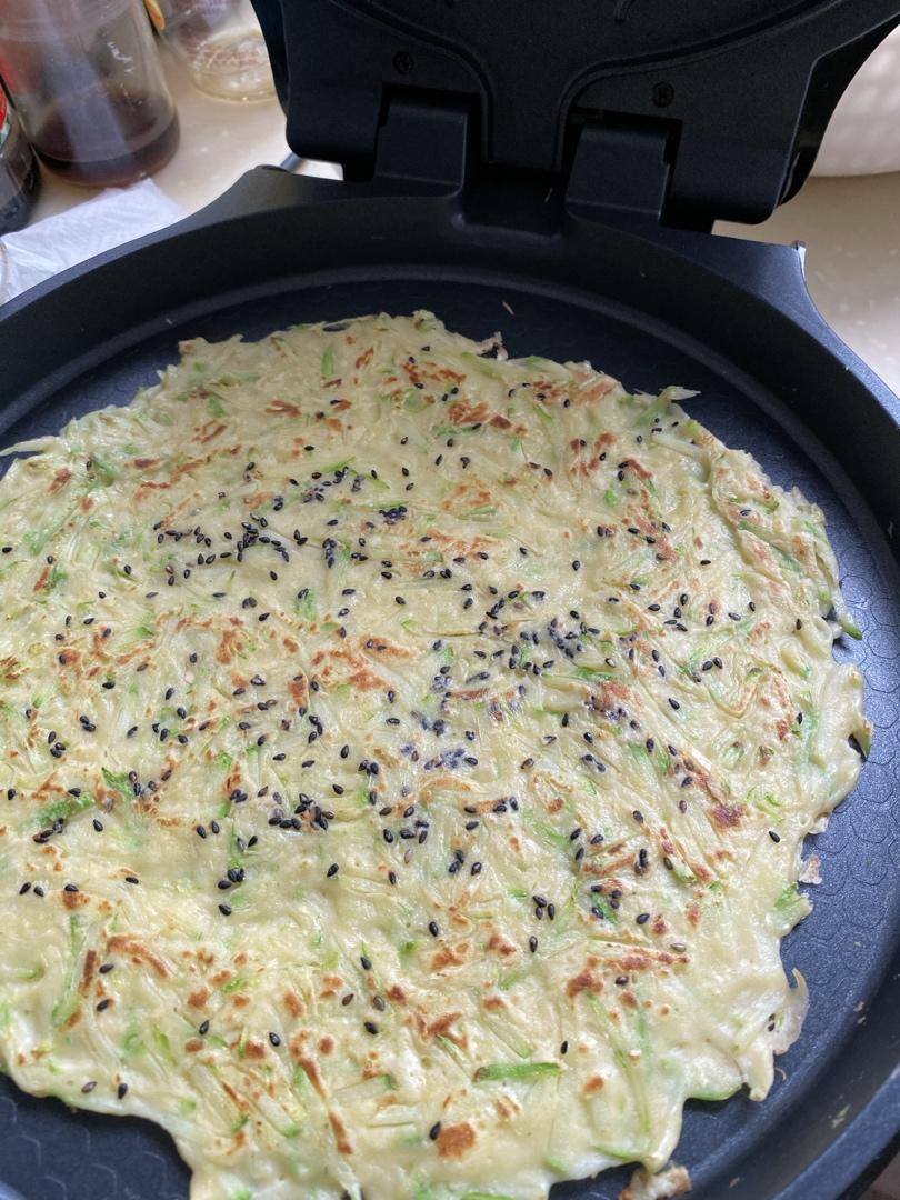 让宝宝爱上吃菜 摊西葫芦软饼（一岁以上婴幼儿辅食）西葫芦黑芝麻鸡蛋饼 煎鸡蛋面糊饼子