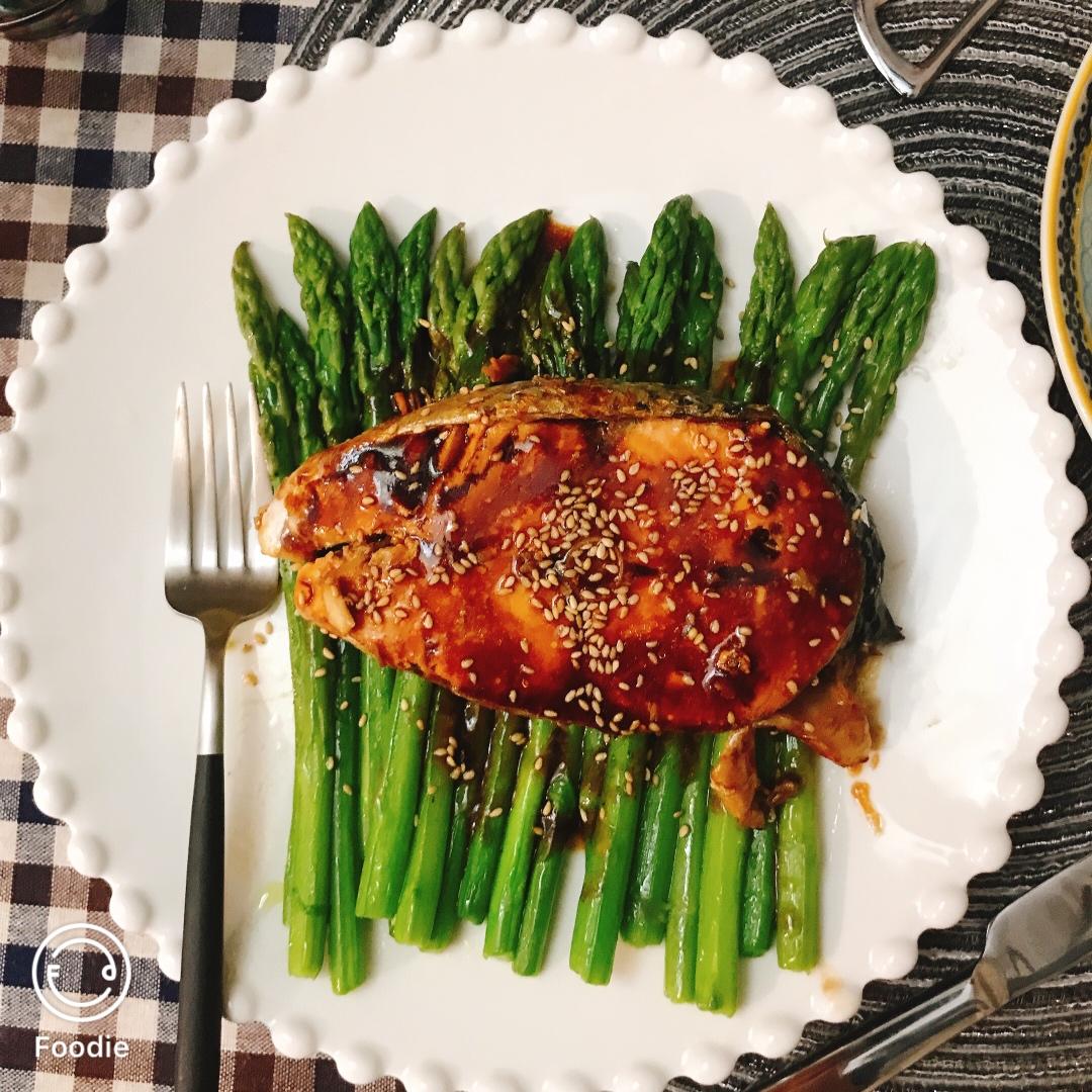 照烧三文鱼芦笋