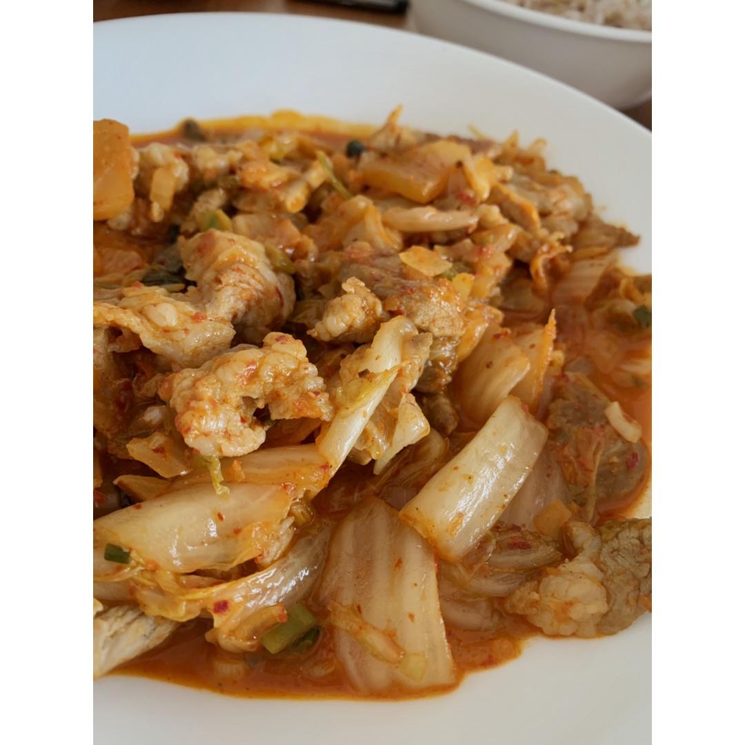 辣白菜炒五花肉