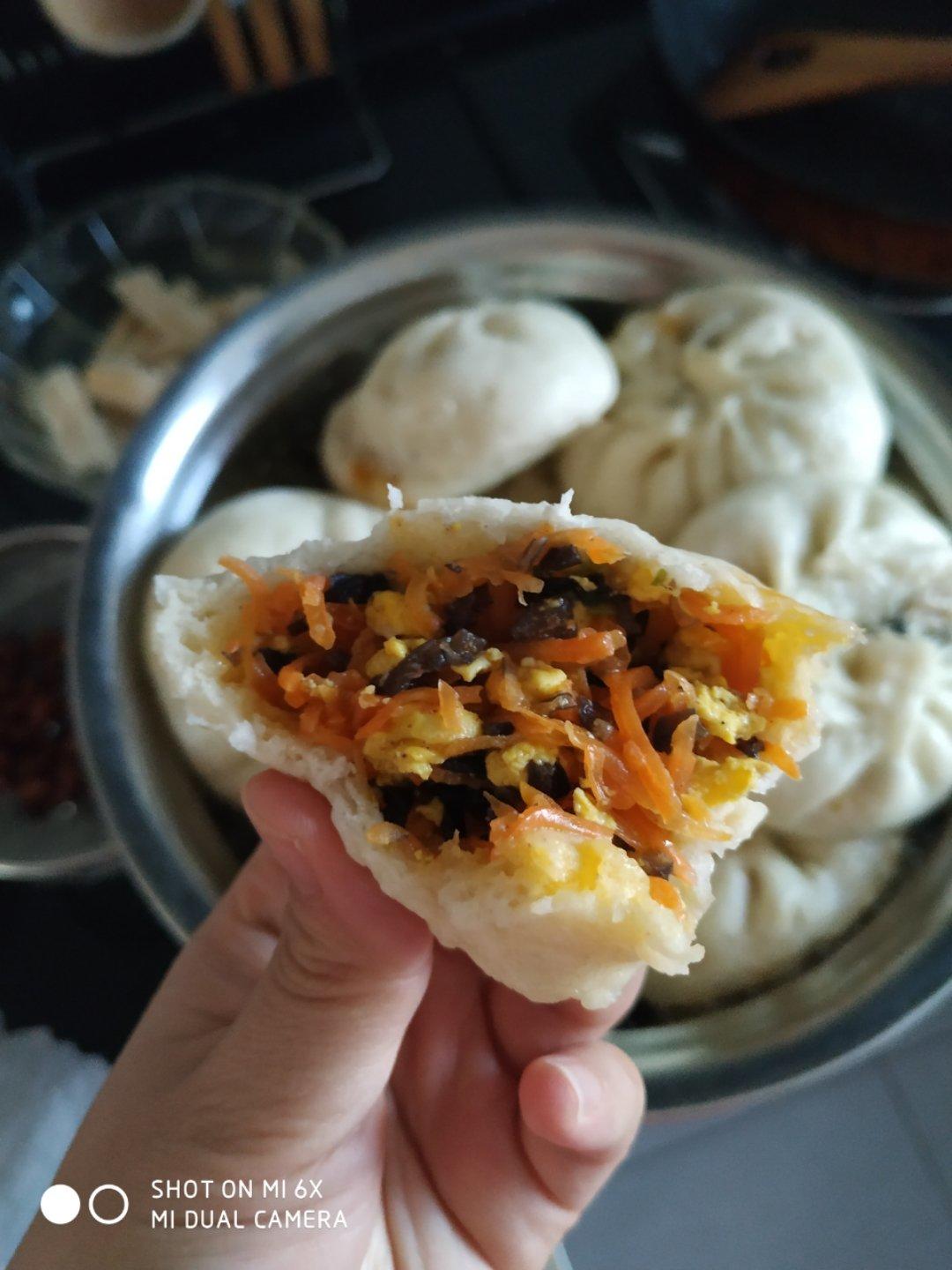 胡萝卜木耳鸡蛋素包子