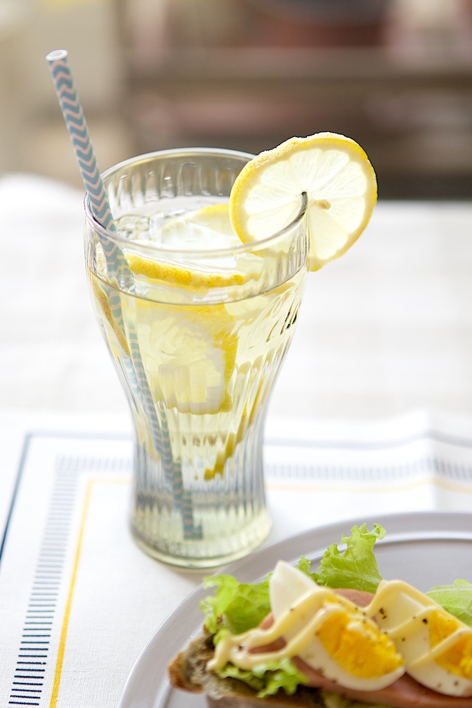 包胖胖做的简单柠檬水/lemonade