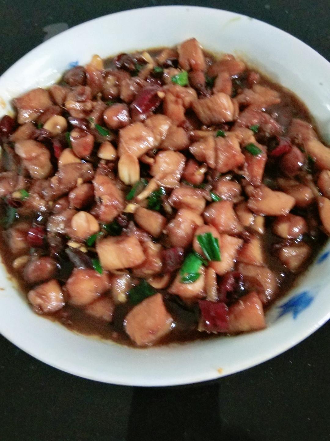 厨师长教你: “宫保鸡丁”的川味正宗做法, 一看就有食欲, 收藏了