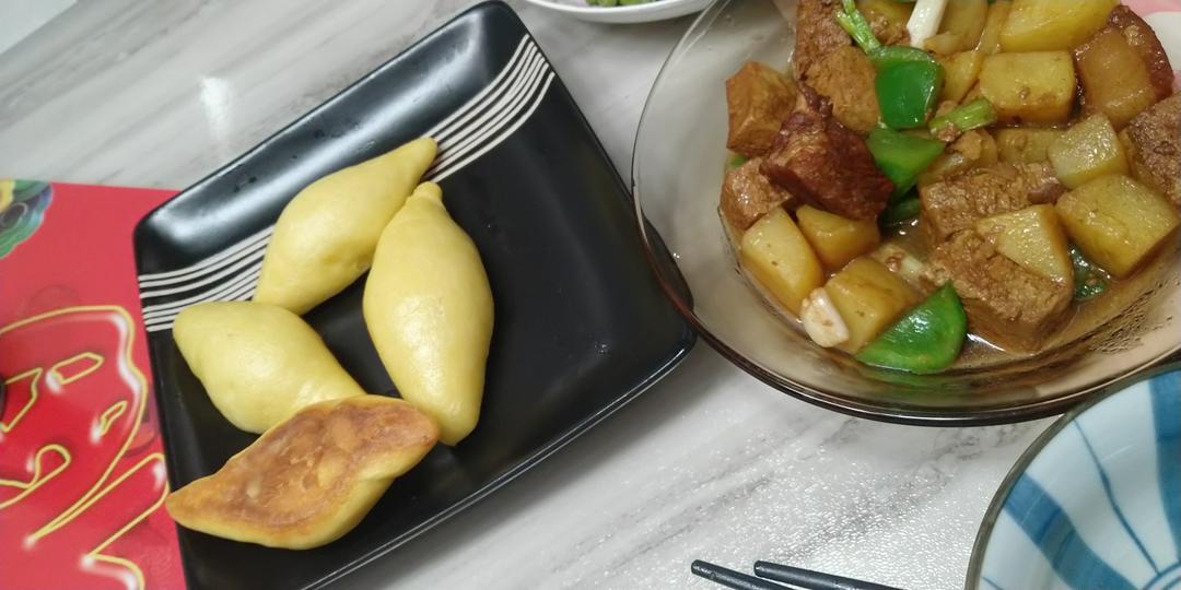 玉米面发面饼子