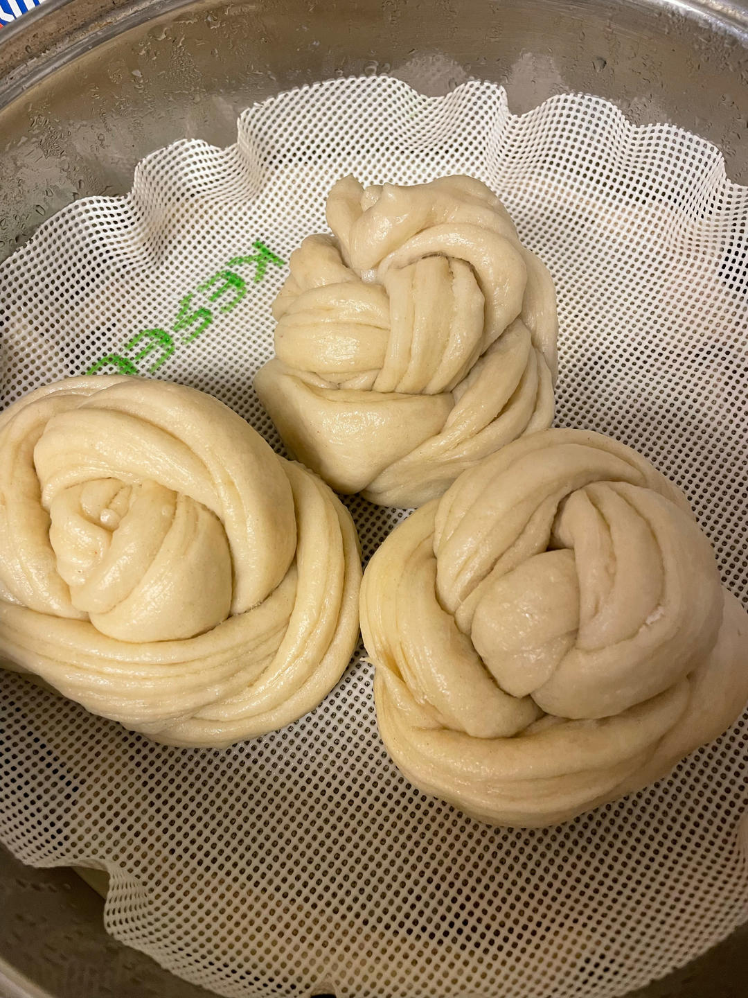 蓬松暄软｜好看又好吃的咸香花卷