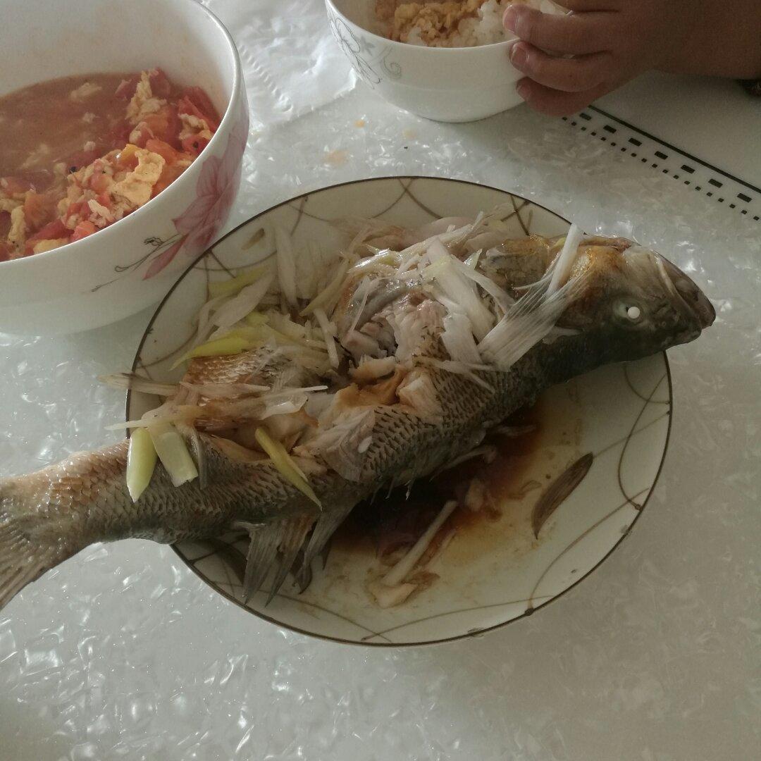 蒸鲈鱼