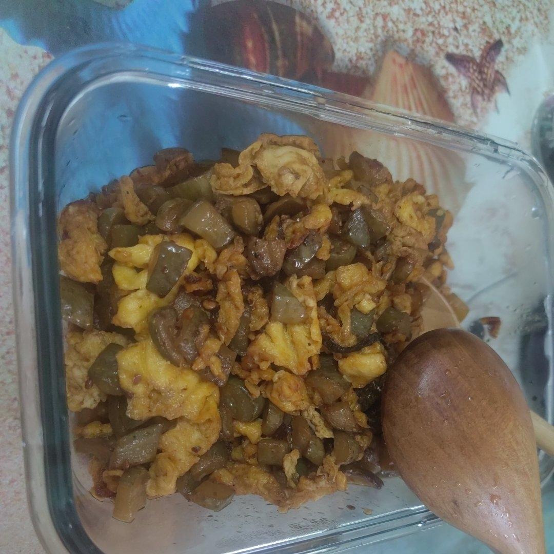酸黄瓜炒蛋