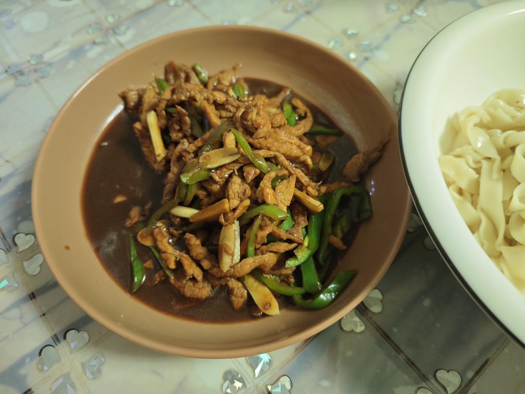 青椒肉丝拌面