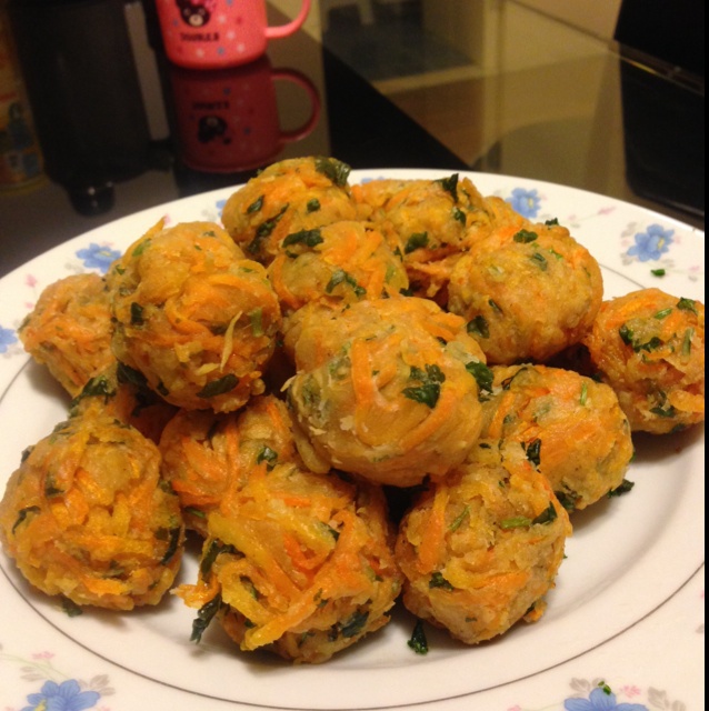 胡萝卜香菜素丸子