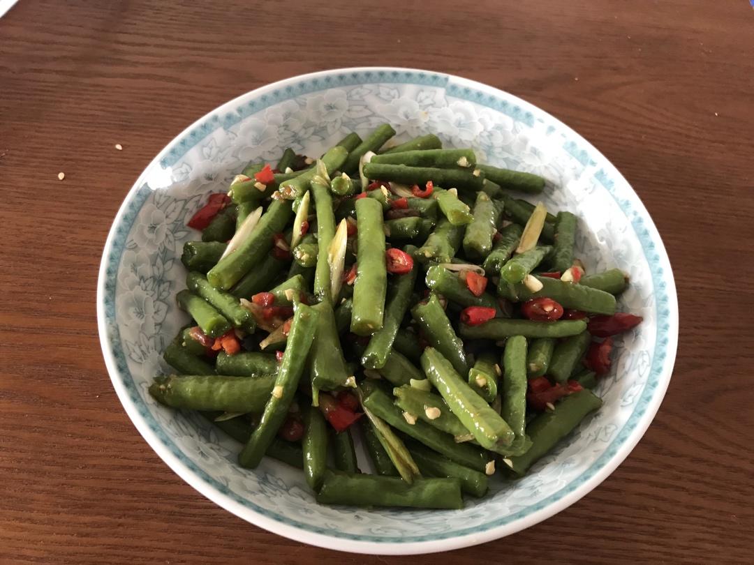 厨师长教你：“凉拌长豆角”的家常做法，夏天没食欲，很适合开胃