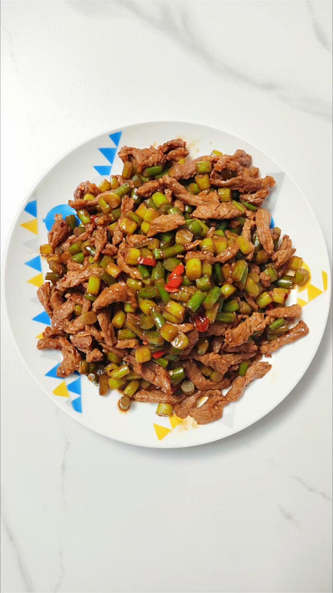 蒜头炒牛肉