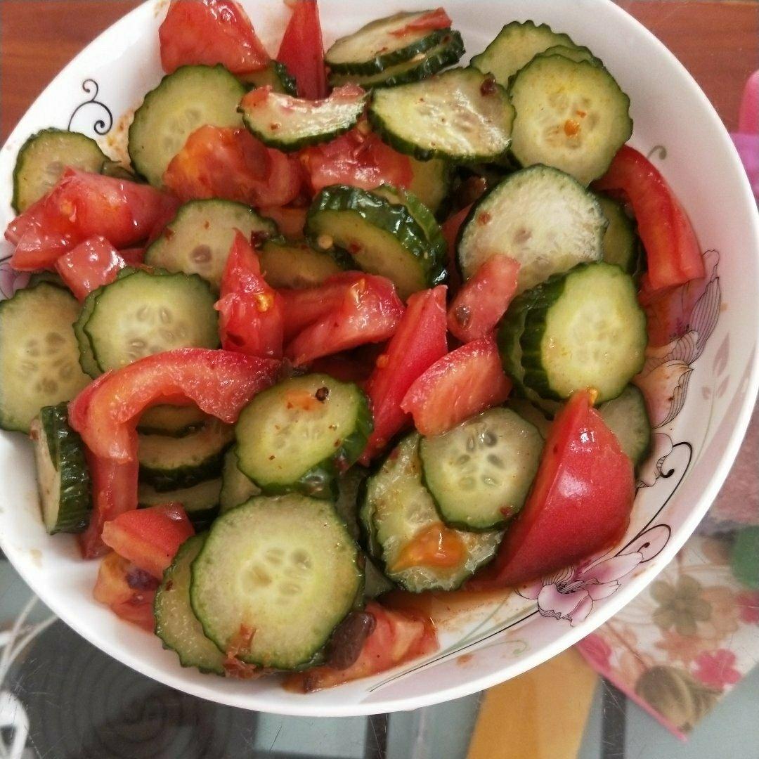 西红柿拌黄瓜