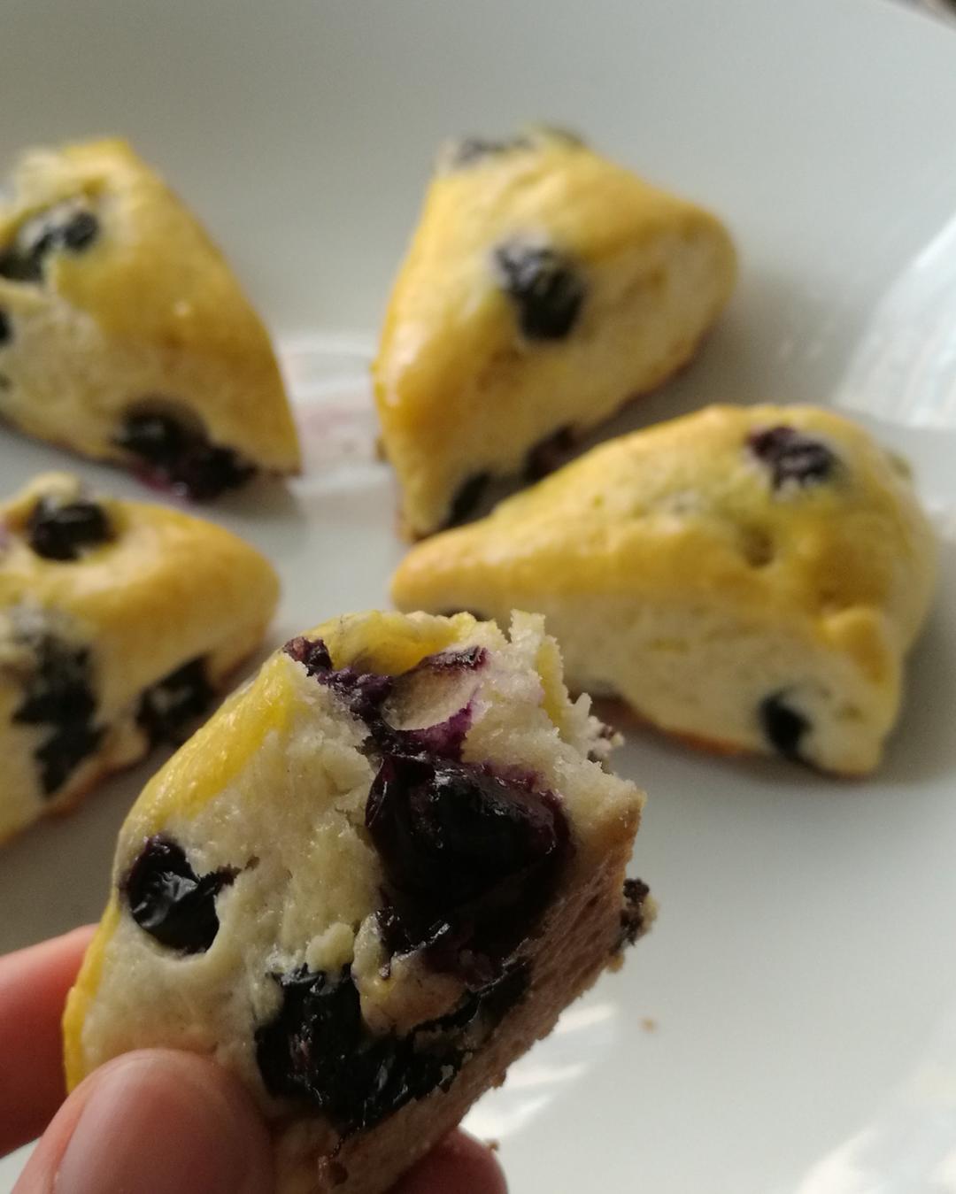 爆浆蓝莓司康Blueberry Explosion Scone